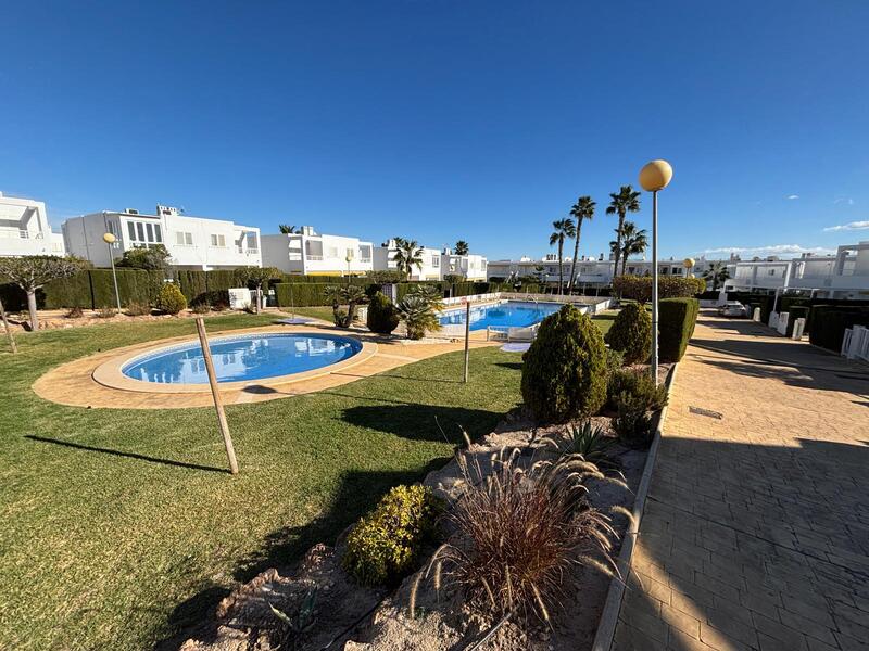 INT/AT/22: Townhouse for Rent in Mojácar Playa, Almería